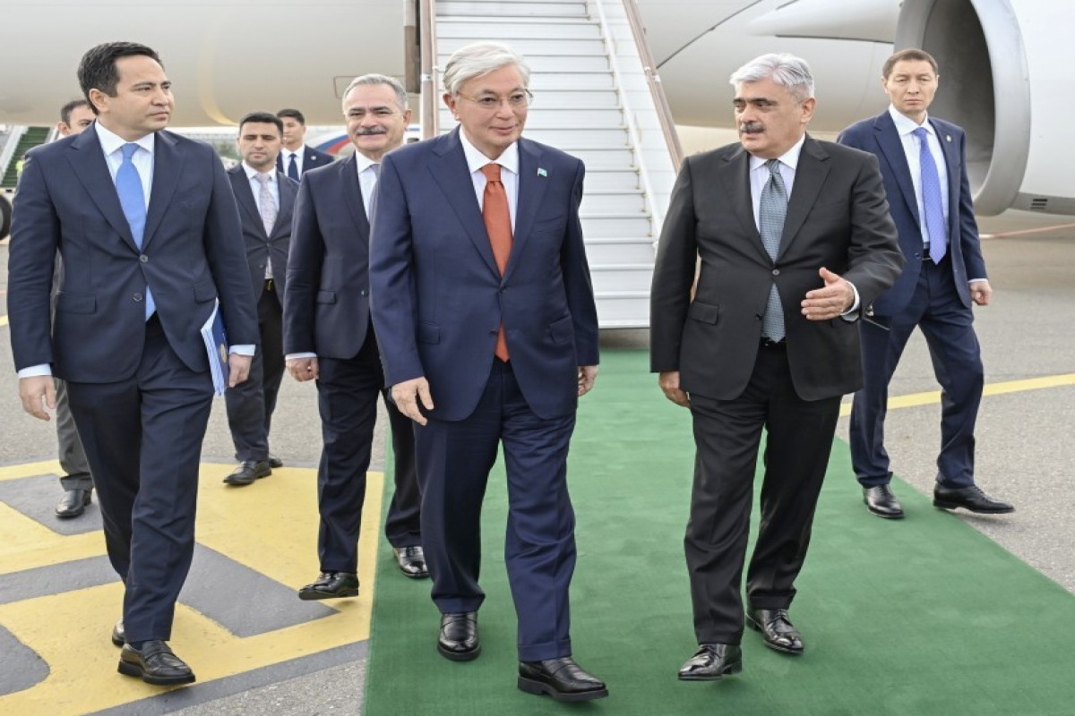 Kazakh President begins visit to Azerbaijan