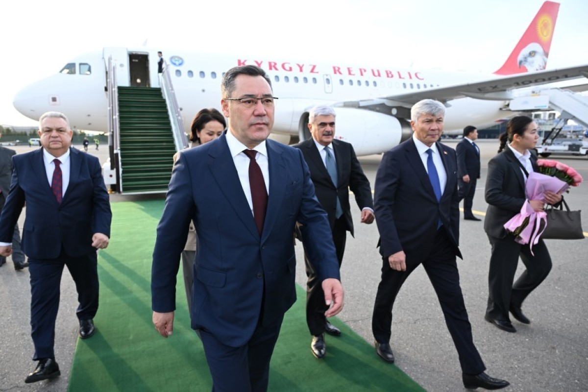Kyrgyz President arrives in Azerbaijan