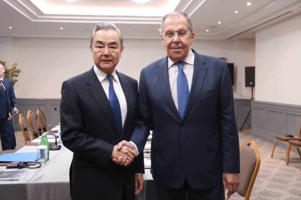 Chinese and Russian foreign ministers meet in Baku