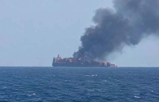 Ship with 2,500 containers sinks in Hormuz