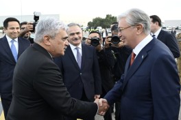 Kazakh President begins visit to Azerbaijan