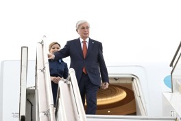 Kazakh President begins visit to Azerbaijan