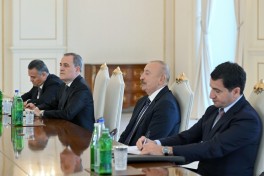 President Ilham Aliyev receives Bahrain’s Foreign Minister