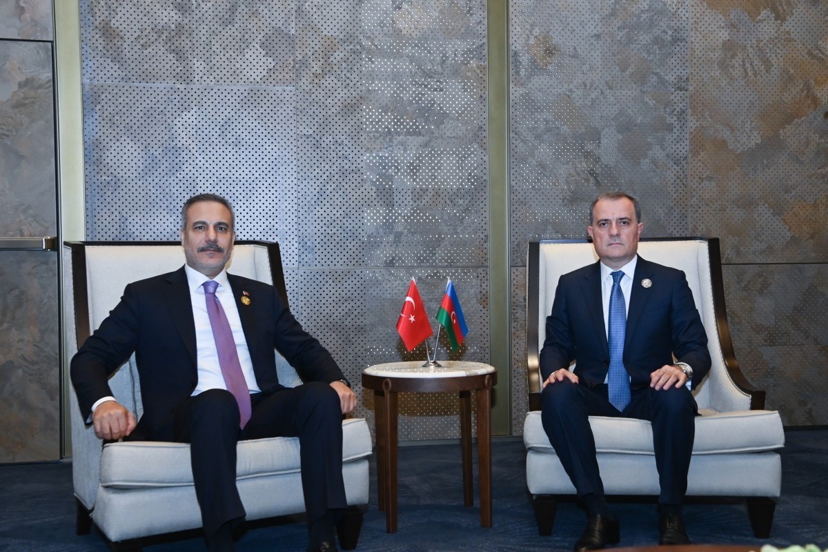 Azerbaijani, Turkish FMs discuss relations between the two countries