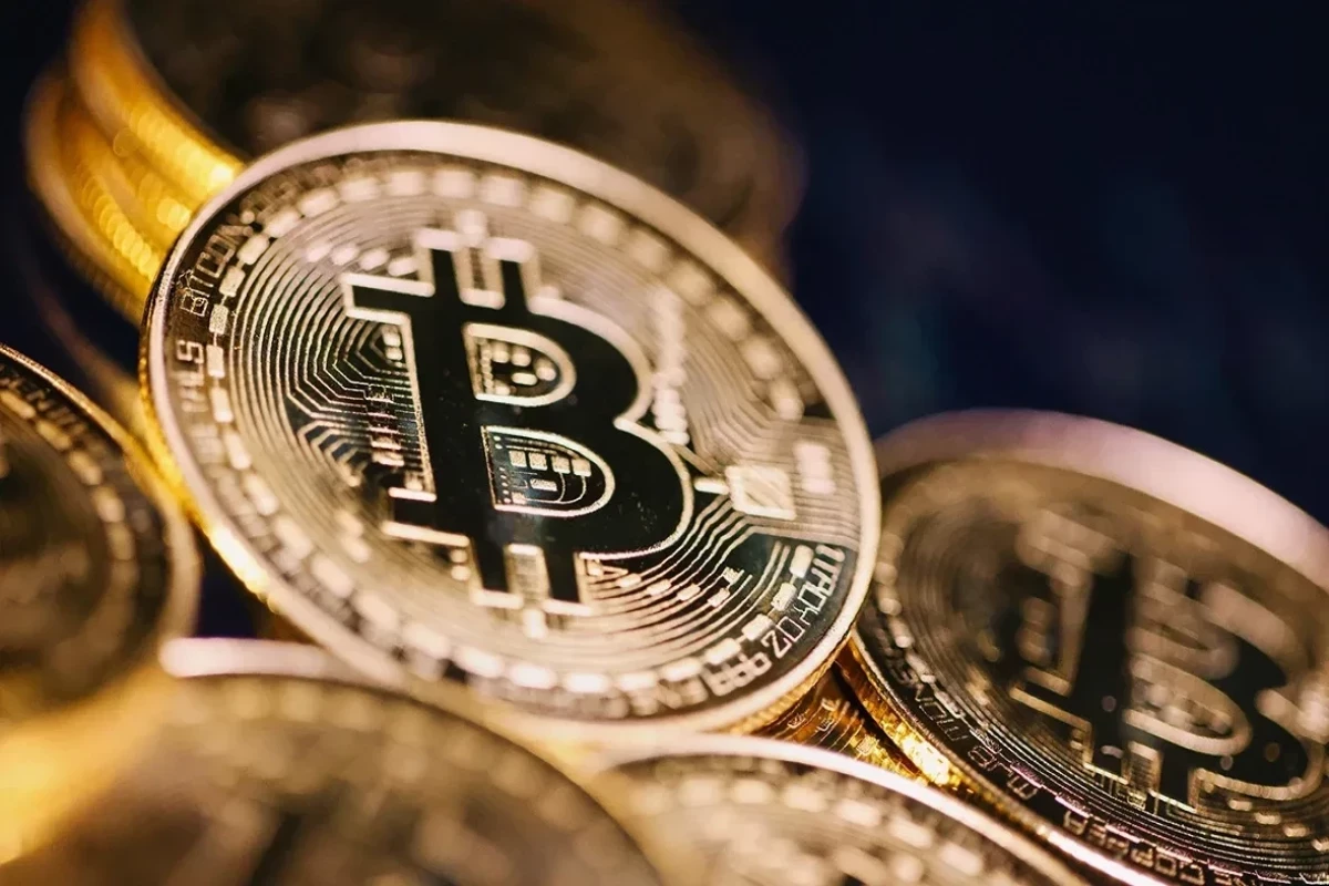 Bitcoin price approaches $82,000