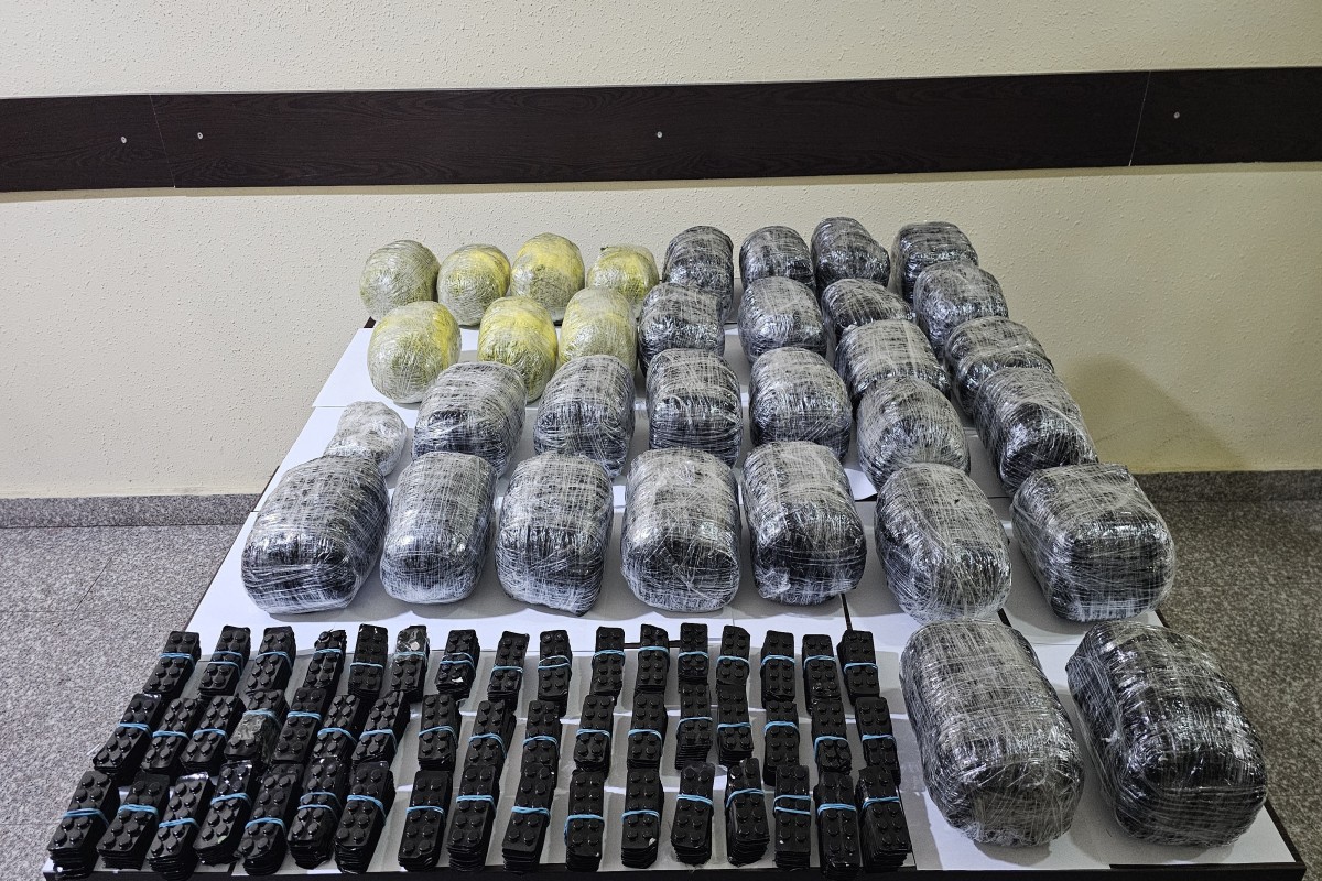 Azerbaijan prevents smuggling of 35 kg of drugs from Iran