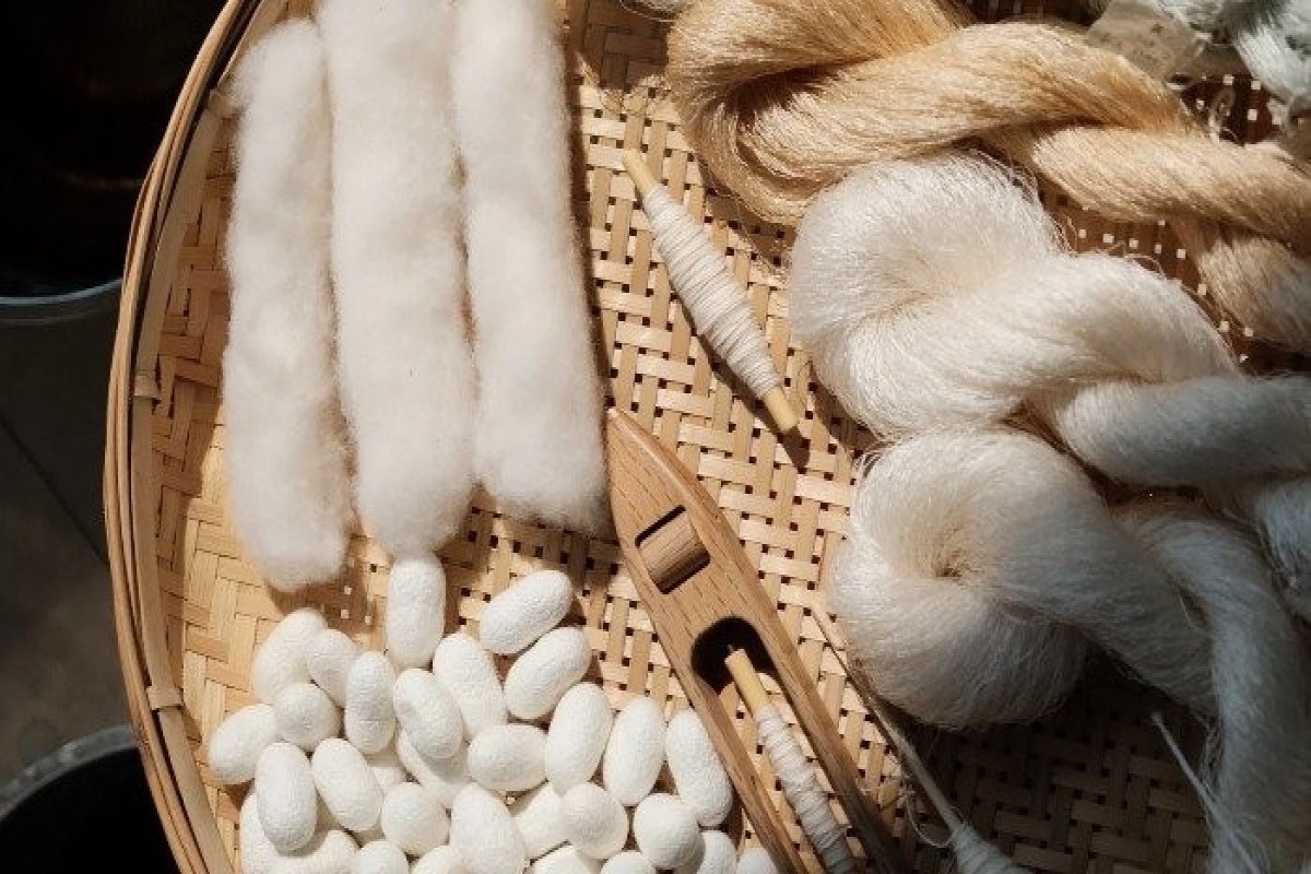 Azerbaijan earns over $400,000 from silk exports this year