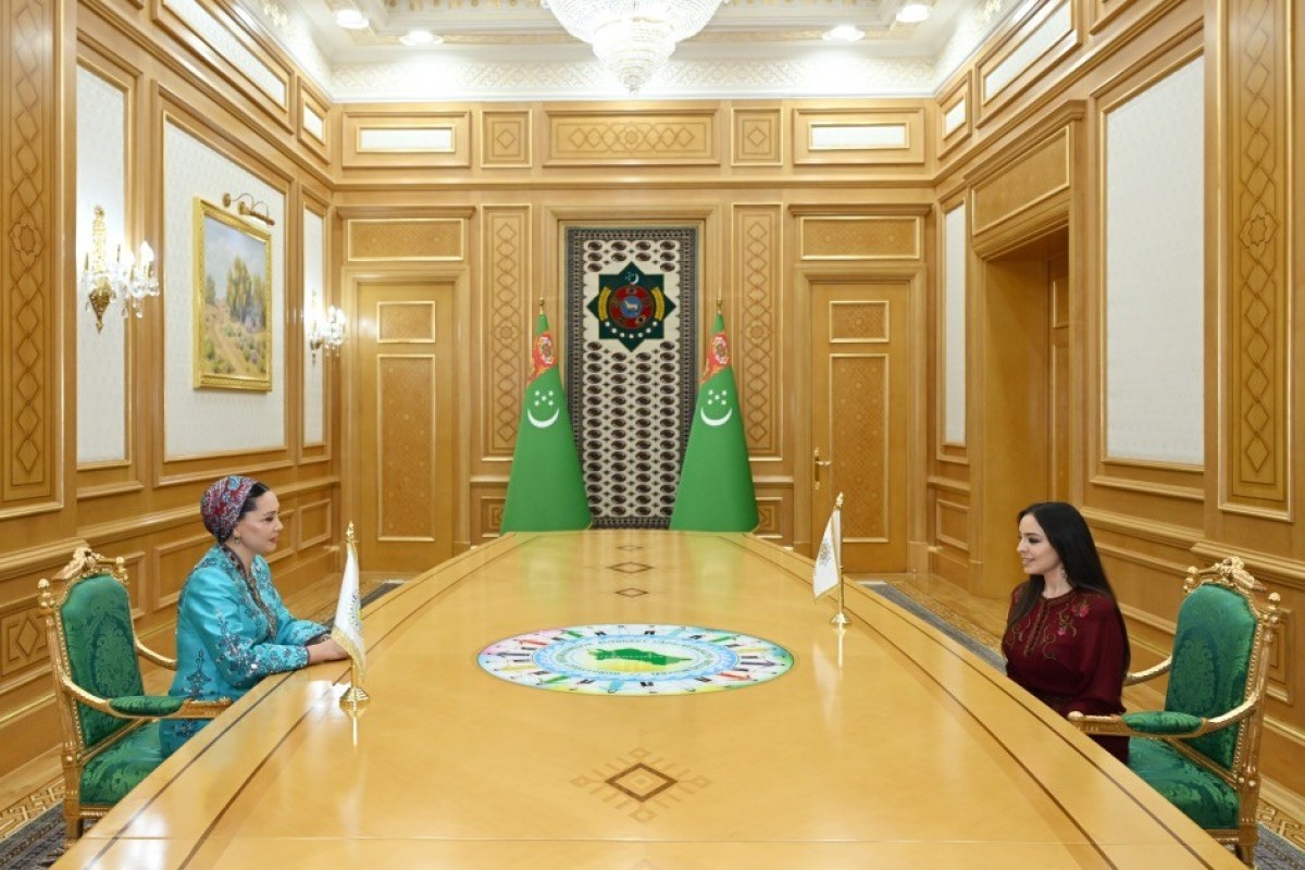 Leyla Aliyeva meets with Oguljahan Atabayeva in Arkadag