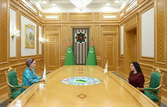 Leyla Aliyeva meets with Oguljahan Atabayeva in Arkadag