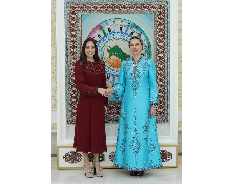 Leyla Aliyeva meets with Oguljahan Atabayeva in Arkadag