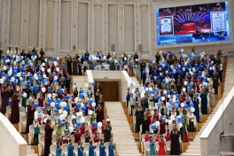 Leyla Aliyeva watches performance of Turkmen iconic Galkynysh national equestrian group in Arkadag city