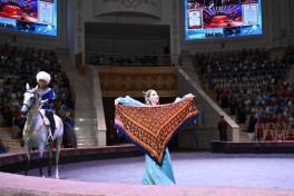 Leyla Aliyeva watches performance of Turkmen iconic Galkynysh national equestrian group in Arkadag city