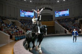Leyla Aliyeva watches performance of Turkmen iconic Galkynysh national equestrian group in Arkadag city