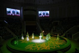 Leyla Aliyeva watches performance of Turkmen iconic Galkynysh national equestrian group in Arkadag city