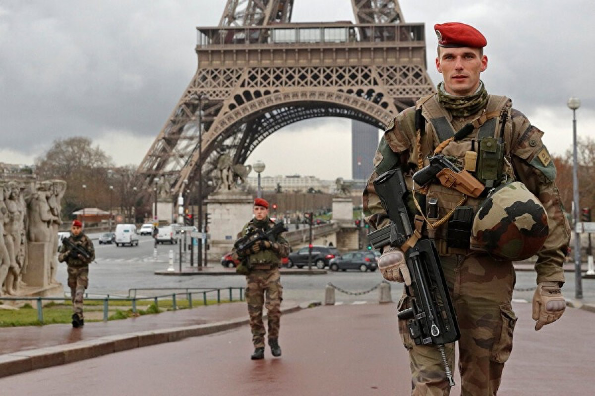 Curfew imposed in two districts of Paris until October 25