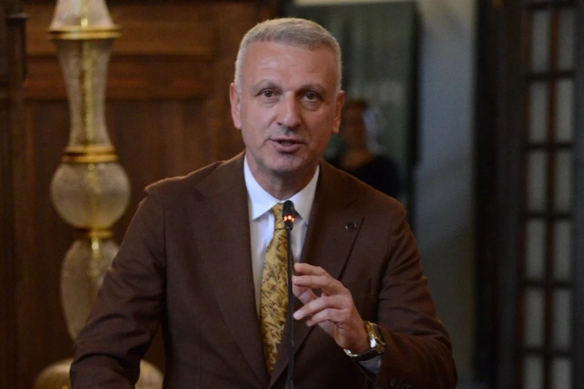 Turkish President dismisses chief adviser