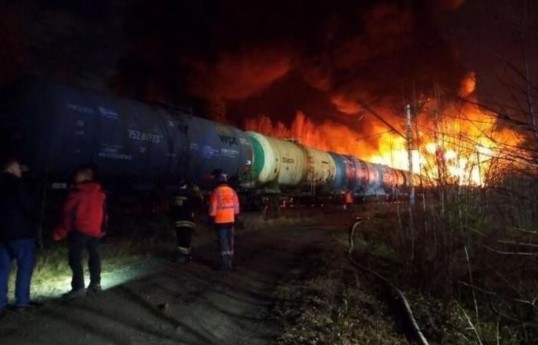 20 wagons derailed in Russia, seven tank cars on fire