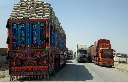 Thousands of trucks stuck as partial as Iran-Pakistan trade resumes