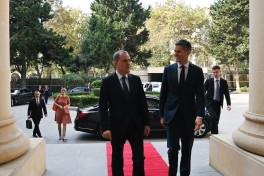 Azerbaijani and Dutch foreign ministers begin tête-à-tête meeting in Baku - UPDATED 