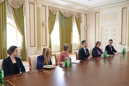 President Ilham Aliyev receives Dutch Foreign Minister