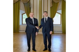 President Ilham Aliyev receives Dutch Foreign Minister