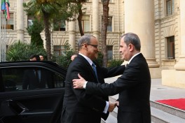 Azerbaijani FM Jeyhun Bayramov meets with OIC Secretary-General