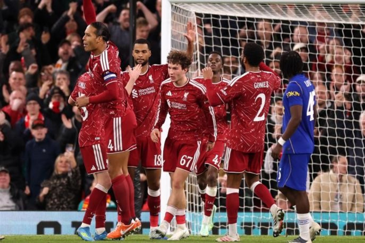 Liverpool beat Chelsea to reach the quarter-finals of the English League Cup