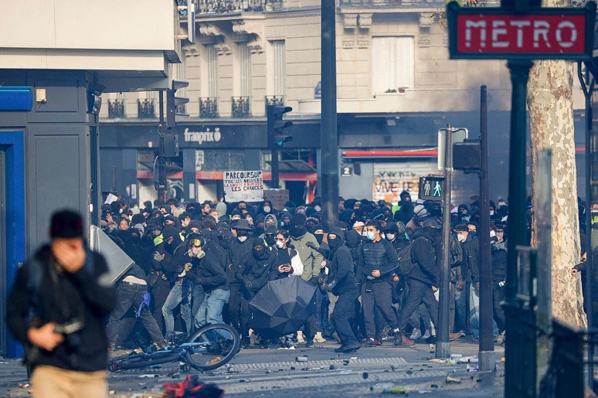 More than 40 metro stations to close in Paris due to protests