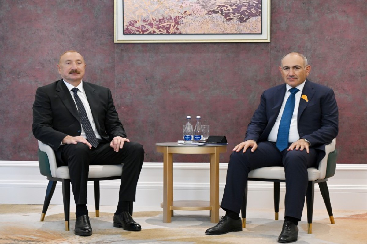 Ilham Aliyev and Nikol Pashinyan