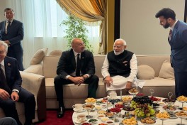 President Ilham Aliyev holds conversation with Indian PM in Bishkek - PHOTO 