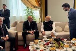 President Ilham Aliyev holds conversation with Indian PM in Bishkek - PHOTO 