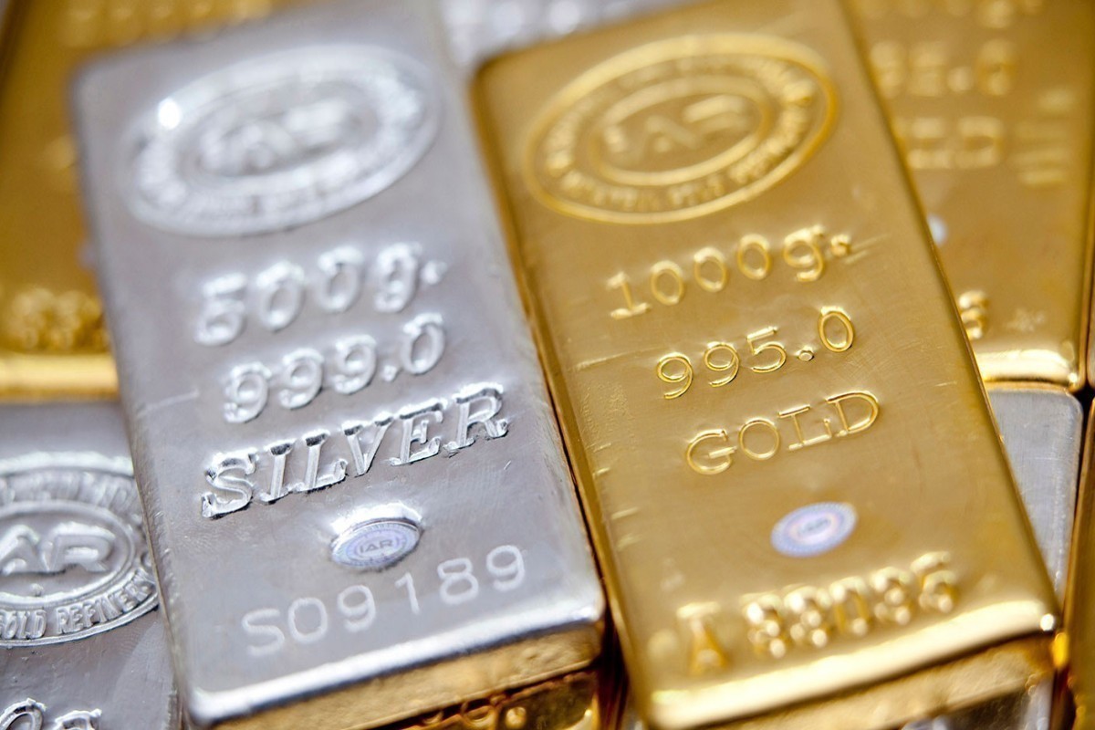 Gold and silver prices fall on COMEX