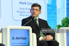 Panel discussion held as part of 4th International Mine Action Conference - PHOTO 