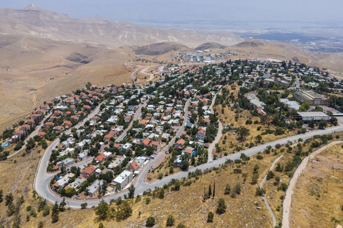 UK may ban trade with Israeli settlements in West Bank