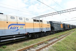 Russia sends 20 wagons of barley, 21 wagons of wheat to Armenia via Azerbaijan - PHOTO 