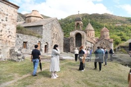 Foreign diplomats visit Khudavang monastery complex - PHOTO 