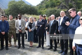 Foreign diplomats visit Khudavang monastery complex - PHOTO 