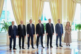 President Ilham Aliyev received UAE National Security Advisor