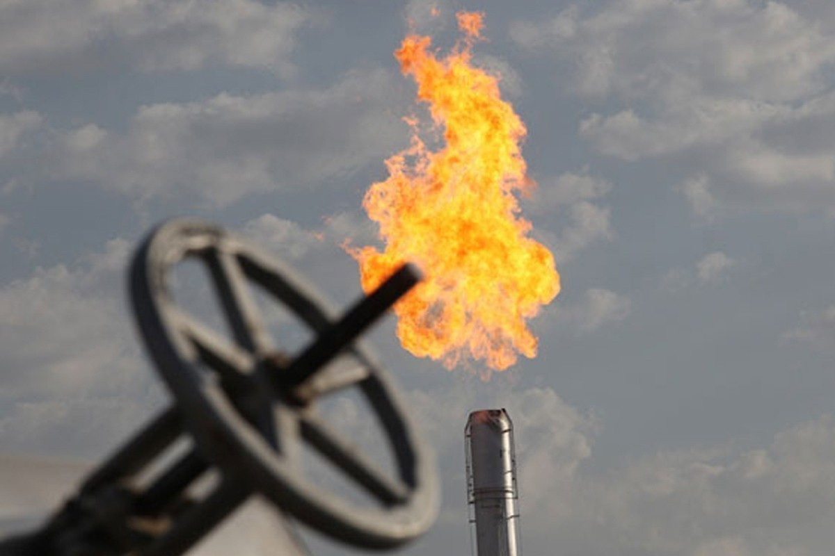 Natural gas price falls on NYMEX commodity exchange