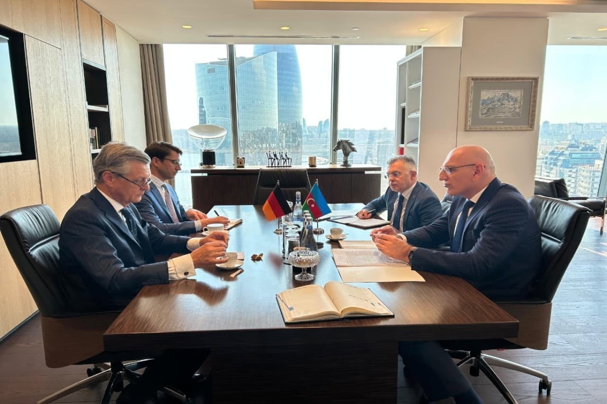 Elchin Amirbayov discusses bilateral relations with German ambassador