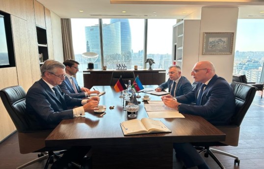 Elchin Amirbayov discusses bilateral relations with German ambassador