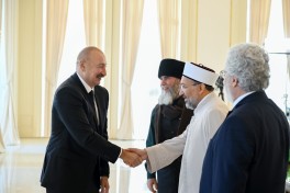 President Ilham Aliyev received participants of international conferences held in Baku