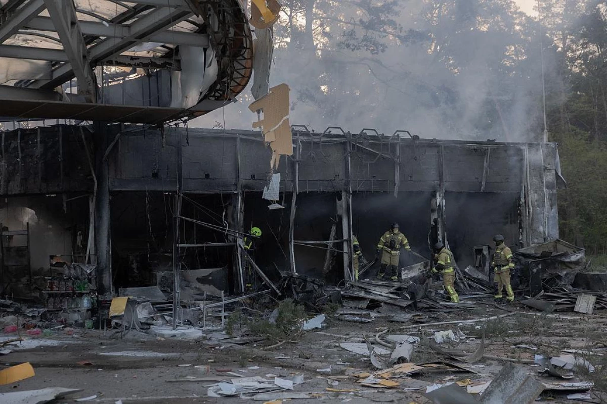 Drone hits business center near railway station in Kyiv, leaving dead and injured