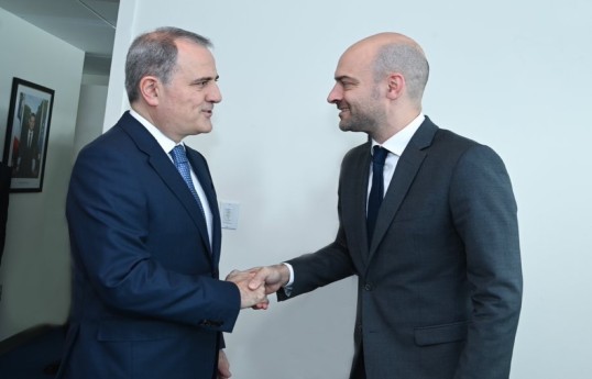 Azerbaijani FM meets with French counterpart