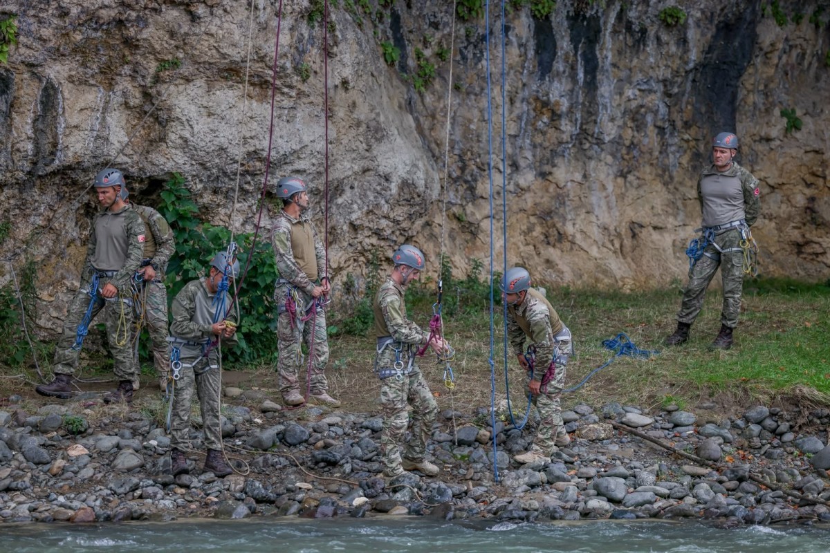 Azerbaijani servicemen participate in mountain training in Georgia