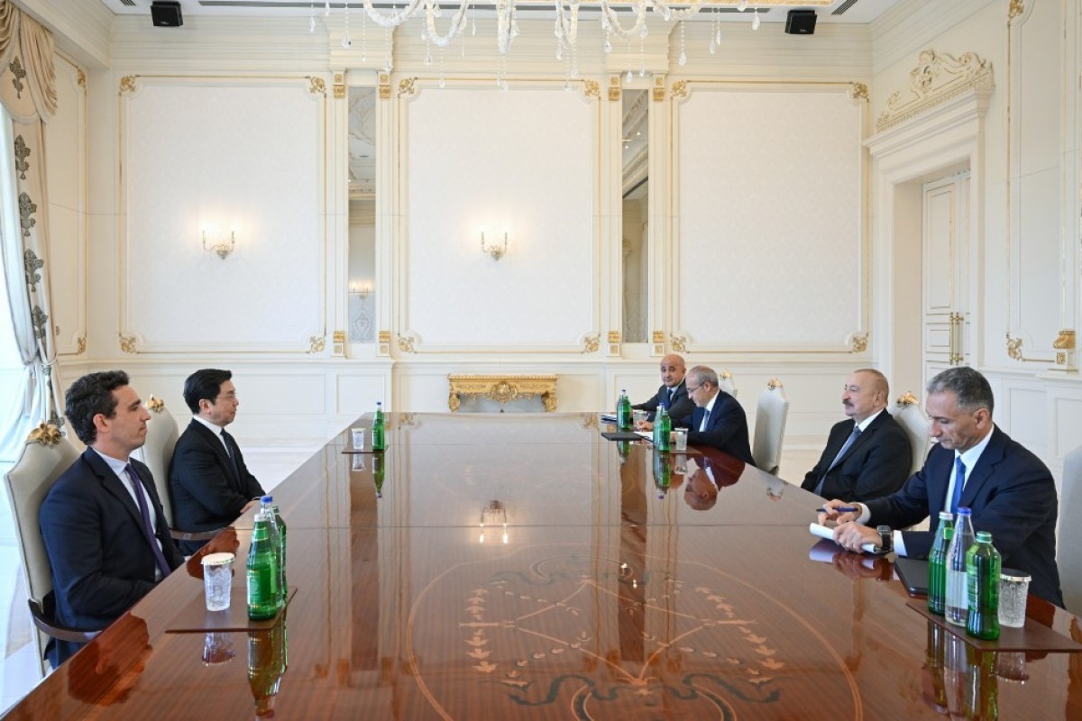 President Ilham Aliyev received executives of Chinese and Italian companies