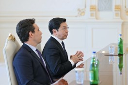 President Ilham Aliyev received executives of Chinese and Italian companies