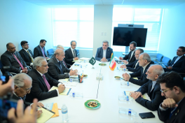 Pezeshkian, Sharif meet at UN as Pakistan pushes US-Iran diplomacy