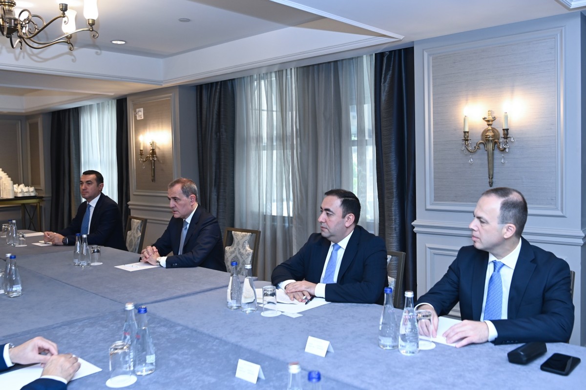 Jeyhun Bayramov meets with foreign minister of Turkish Republic of Northern Cyprus