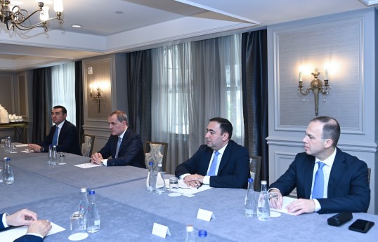 Jeyhun Bayramov meets with foreign minister of Turkish Republic of Northern Cyprus